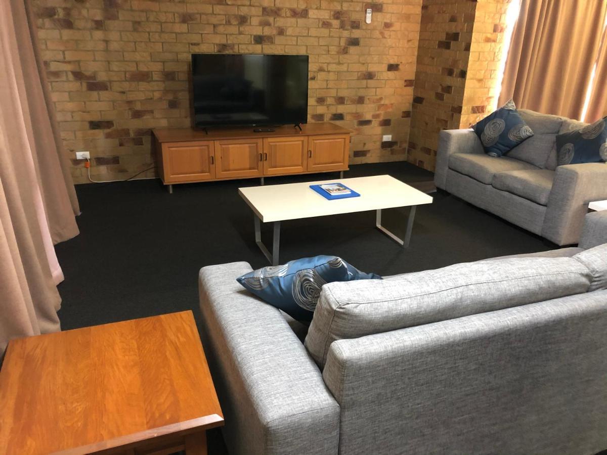 Bribie Waterways Motel Bongaree Eksteriør billede