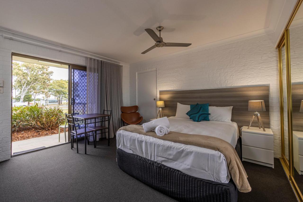 Bribie Waterways Motel Bongaree Eksteriør billede