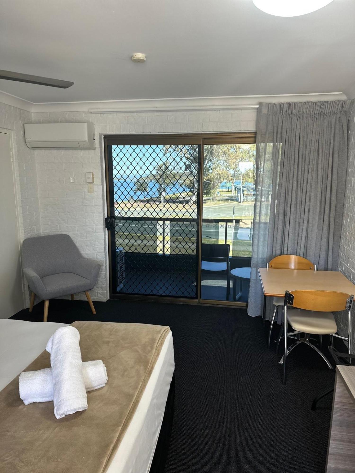 Bribie Waterways Motel Bongaree Eksteriør billede