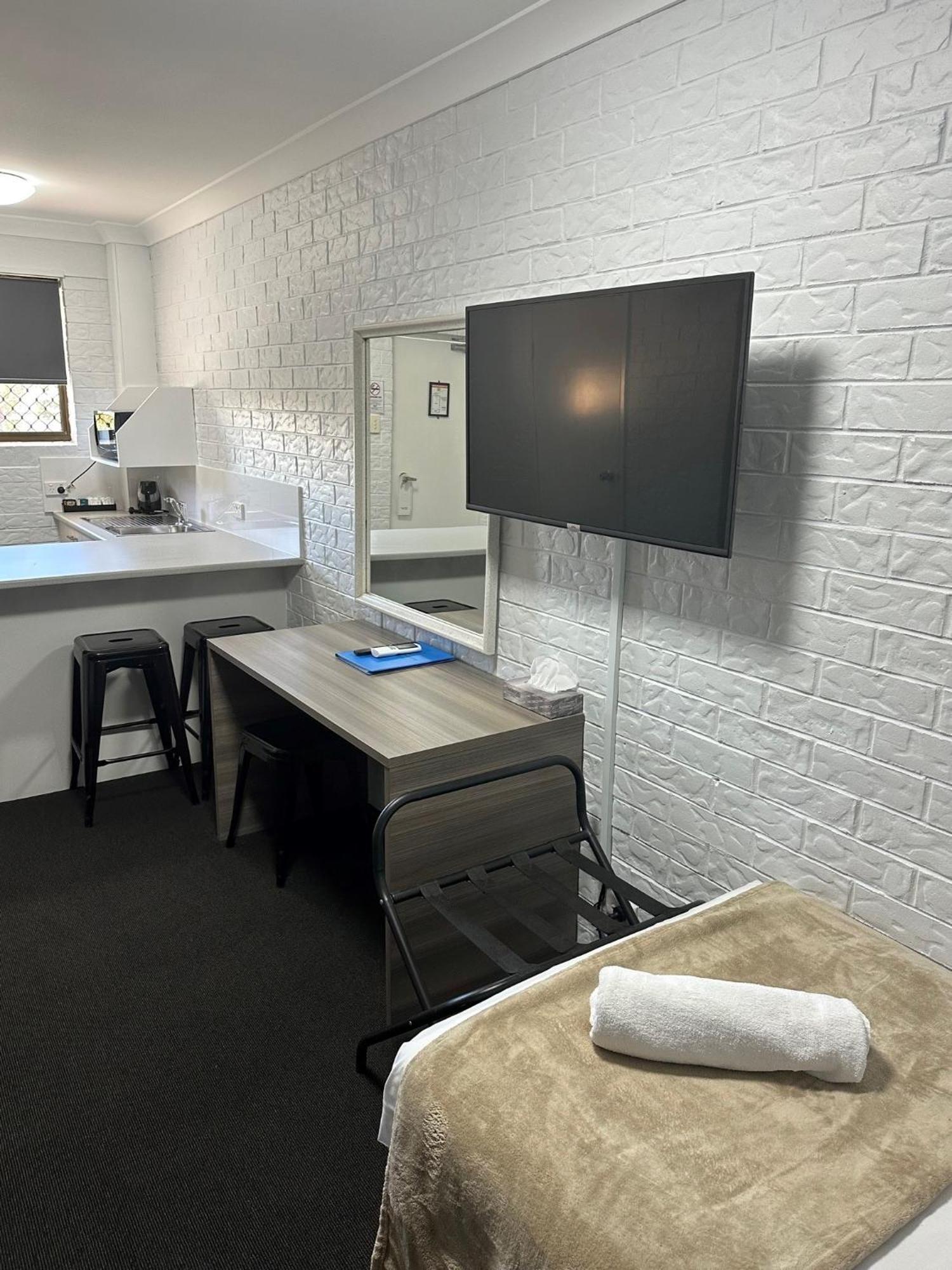 Bribie Waterways Motel Bongaree Eksteriør billede