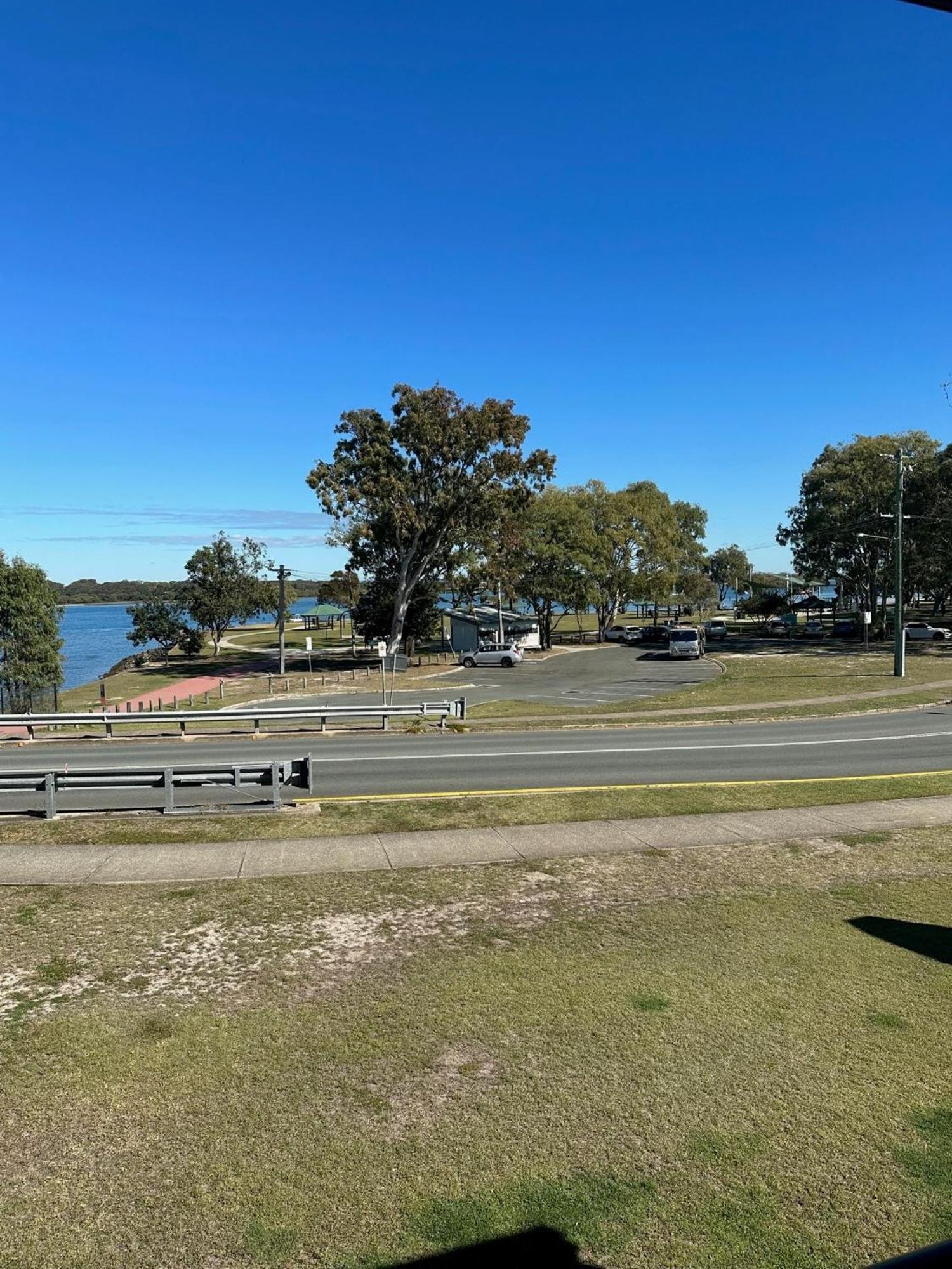 Bribie Waterways Motel Bongaree Eksteriør billede