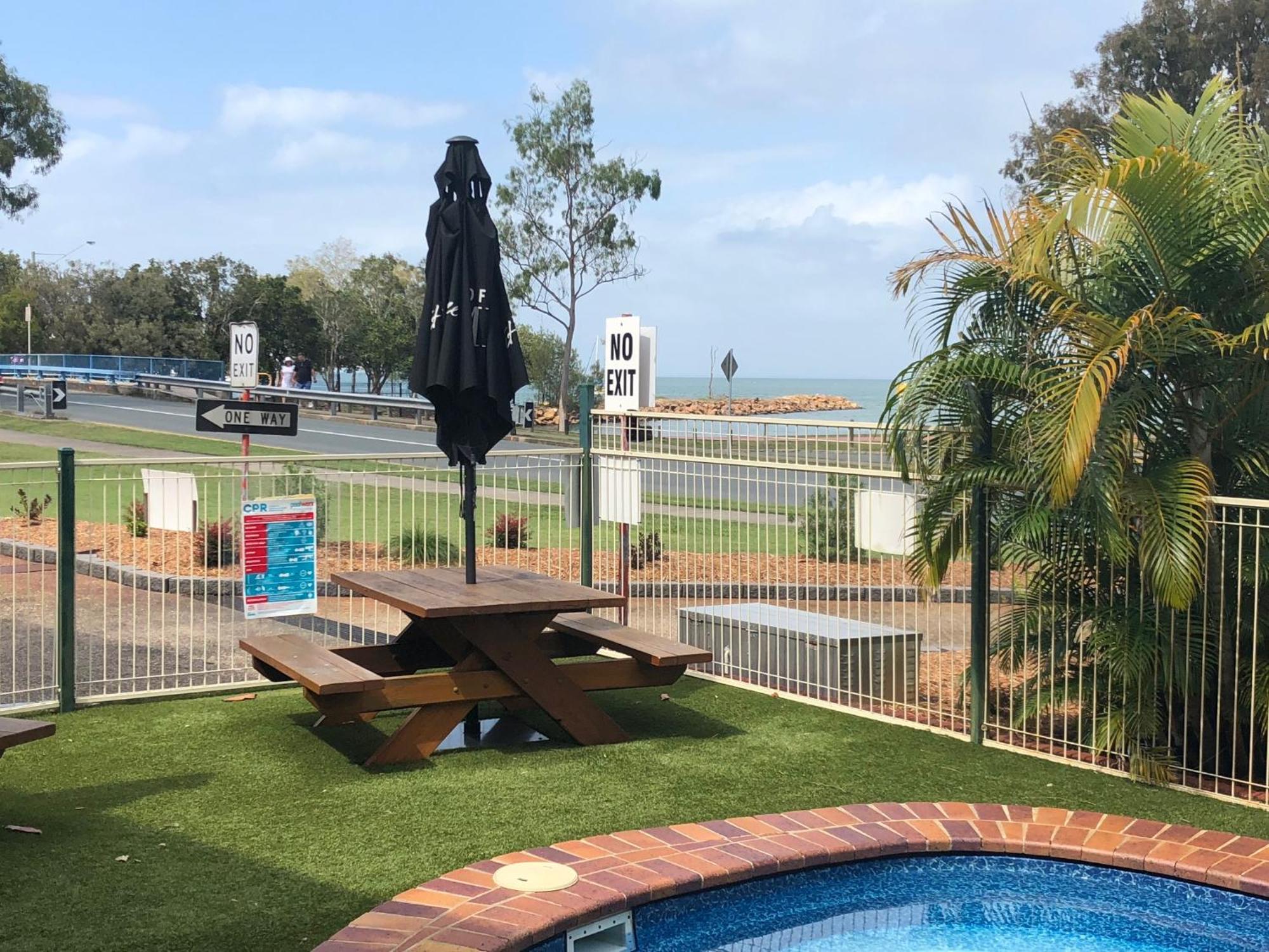 Bribie Waterways Motel Bongaree Eksteriør billede