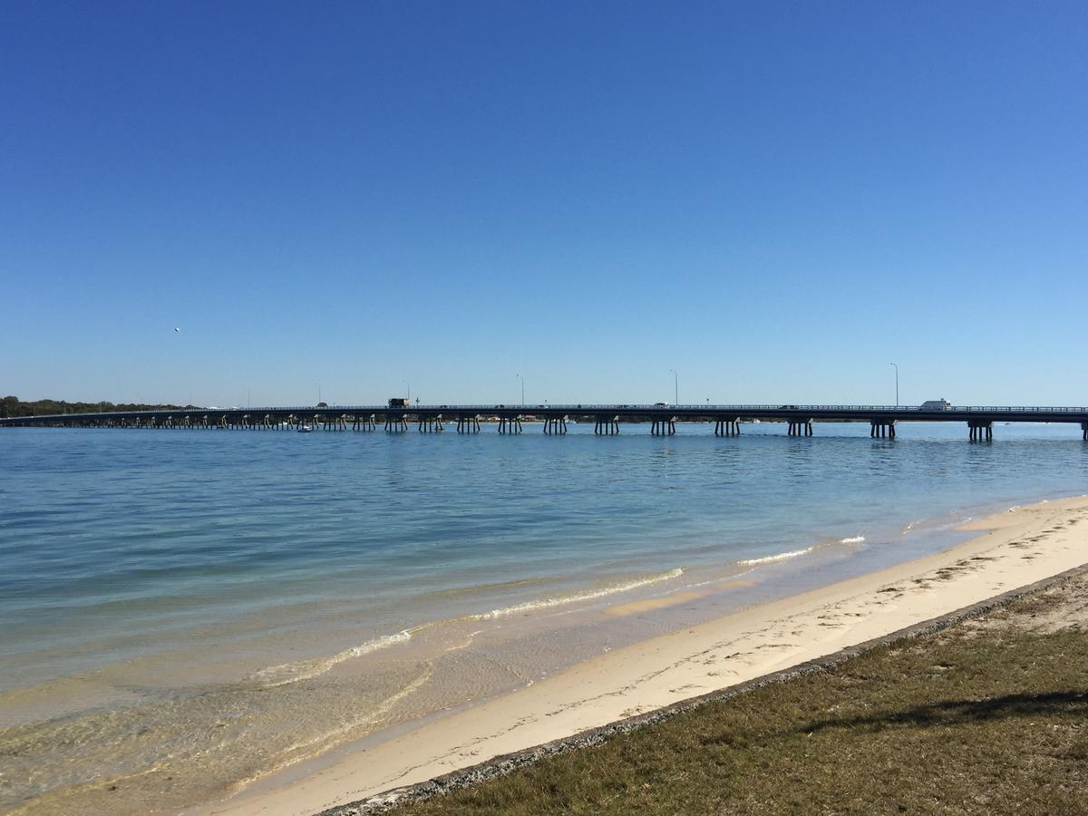 Bribie Waterways Motel Bongaree Eksteriør billede