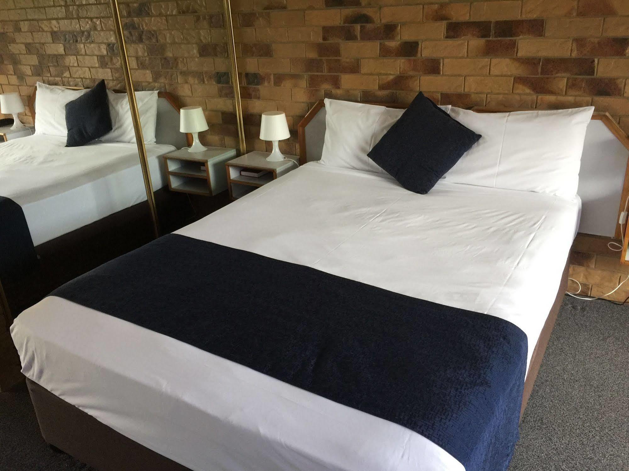 Bribie Waterways Motel Bongaree Eksteriør billede