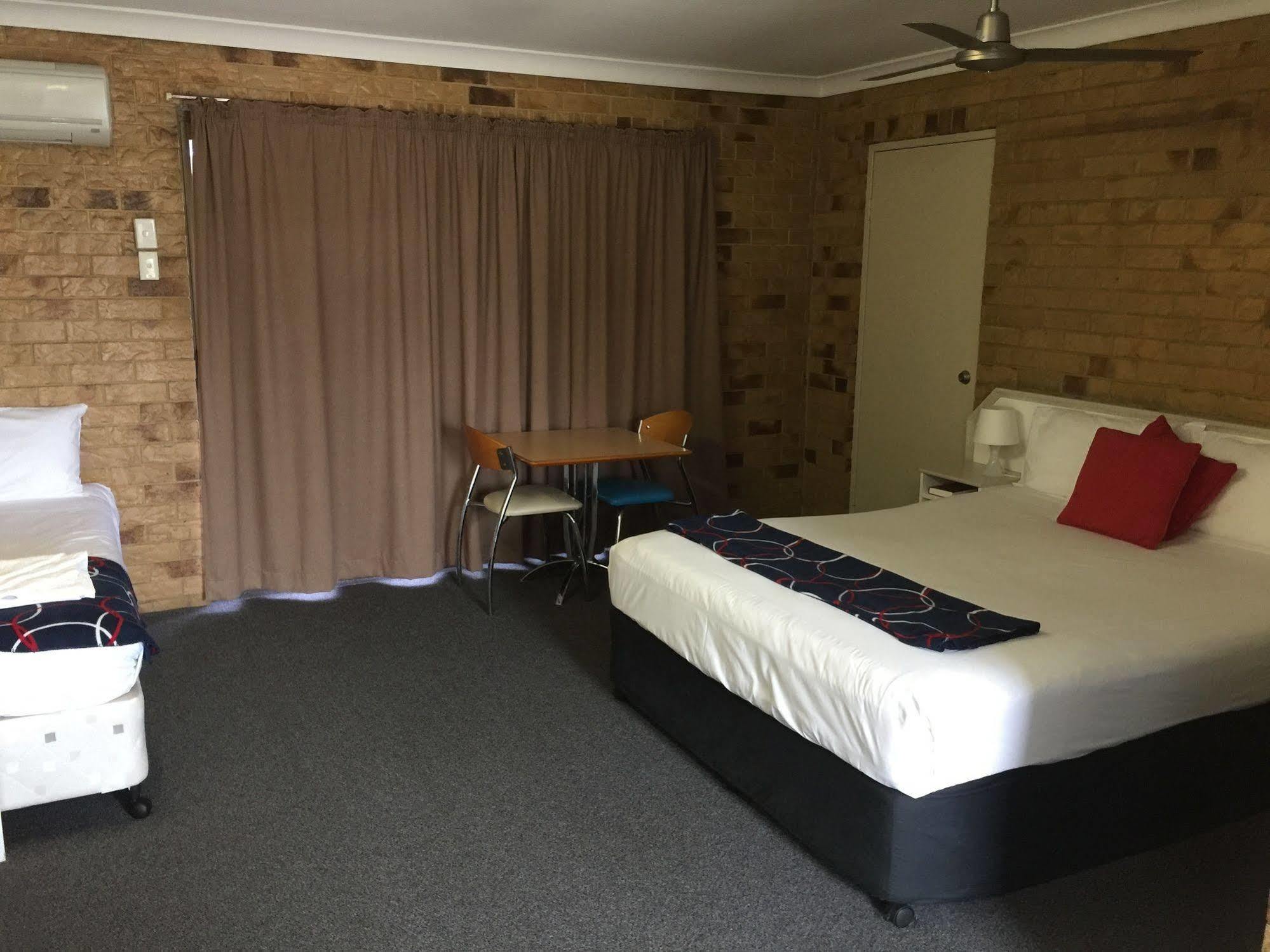 Bribie Waterways Motel Bongaree Eksteriør billede
