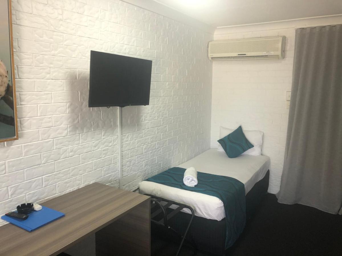 Bribie Waterways Motel Bongaree Eksteriør billede