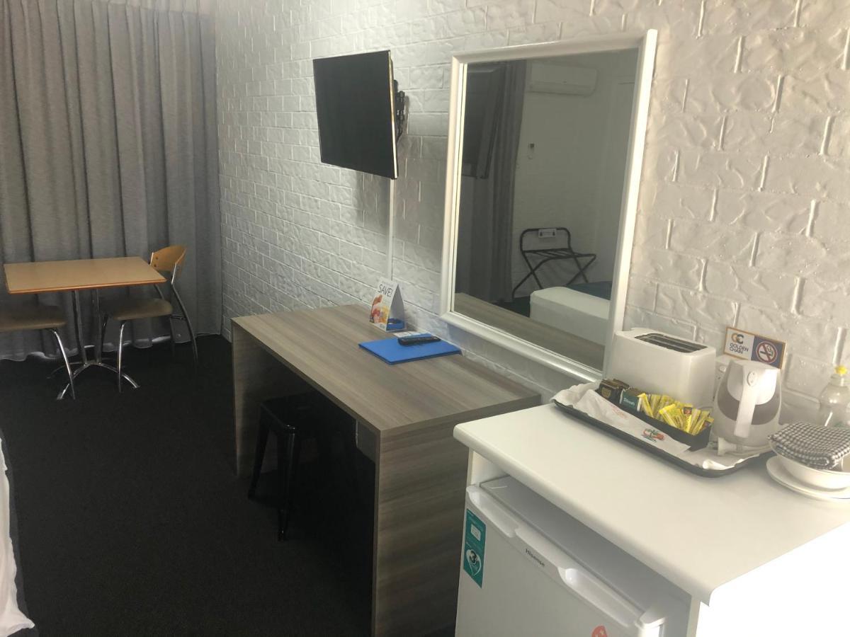 Bribie Waterways Motel Bongaree Eksteriør billede